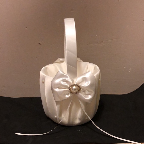 1 Satin Flower Girl Baskets - Picture 7 of 10